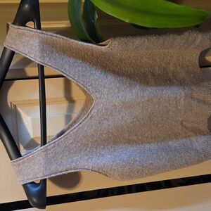 TAHARI Cashmere Feel. Wool Blend Tank Top Neutral Tan, Size Medium. So Soft!!